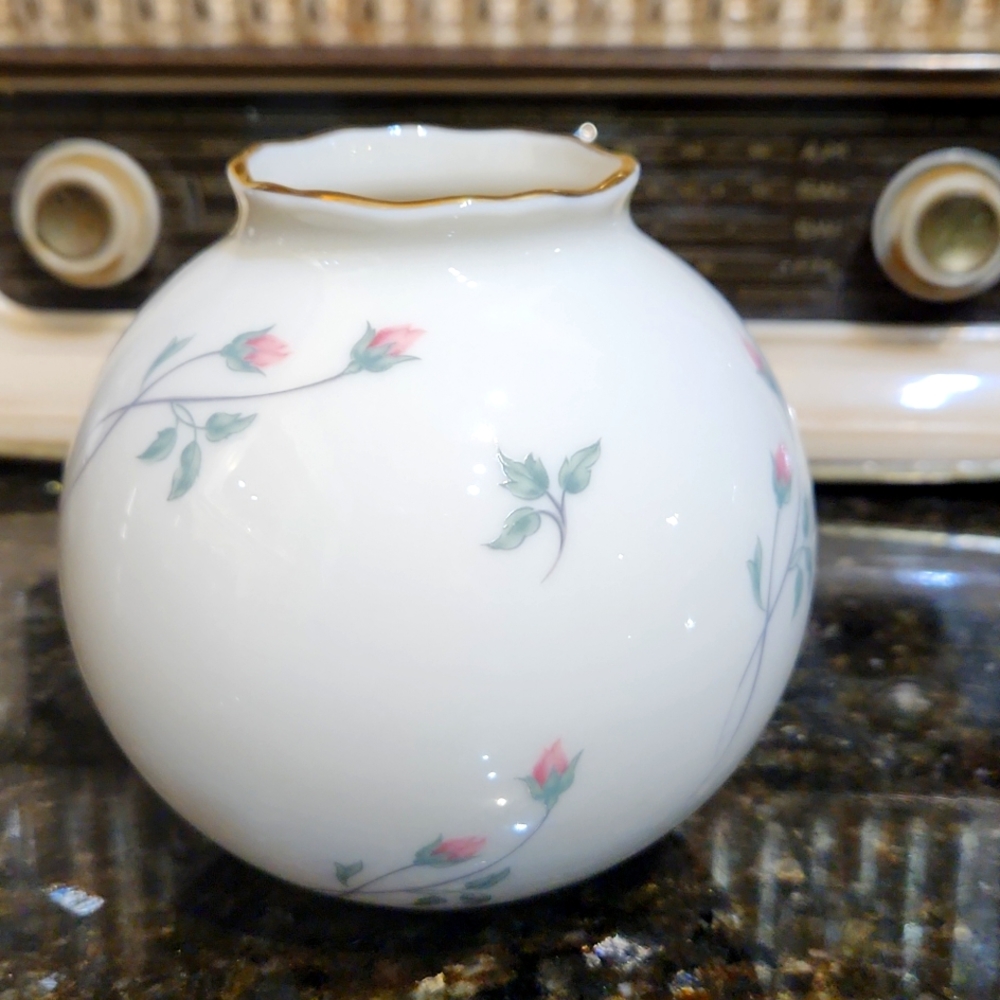 Lenox China Rose Manor Globe Vase with Lenox Rose Table Clock